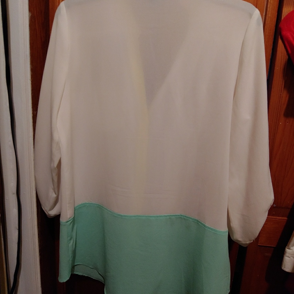 Blouse - Picture 2 of 3
